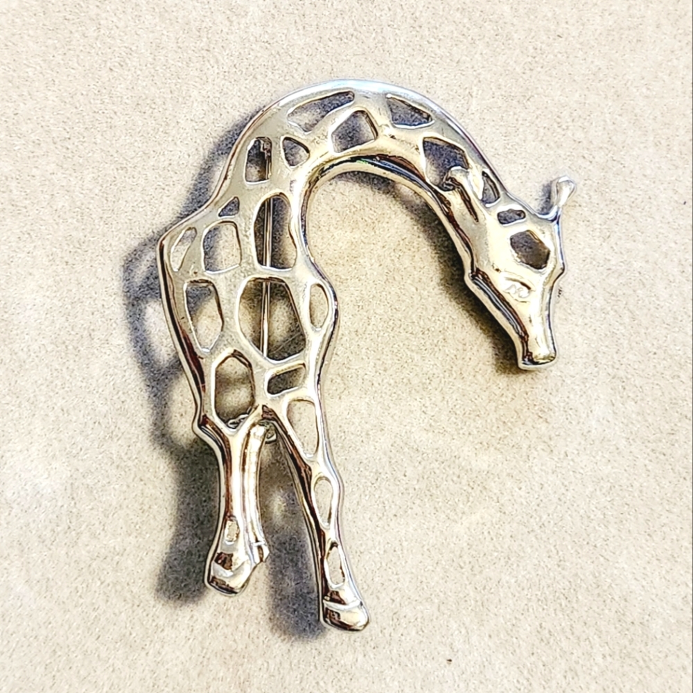 Chicos Signed Giraffe Brooch Pin Silver Tone Open Work Figural Animal